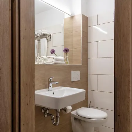 Dominik & Eventsaal 汽车旅馆 3*