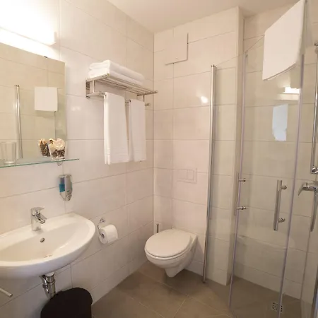 Dominik & Eventsaal 汽车旅馆 帕德博恩