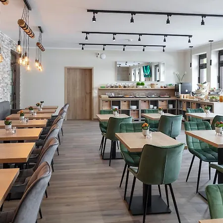 Dominik & Eventsaal 汽车旅馆 3*